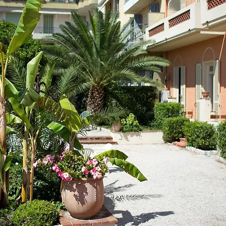 Provencal 2* Villefranche-sur-Mer